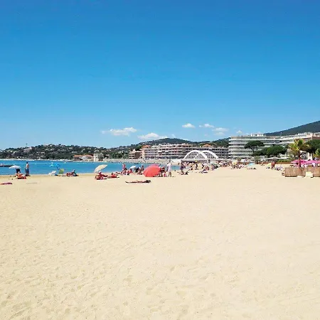 Sainte-maxime: 2 Pieces Renove Avec Terrasse, Climatisation Et A 2 Pas De La - Fr-1-226-498 Sainte-Maxime