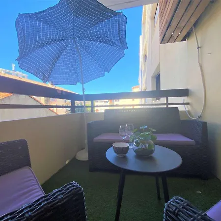 Apartment Sainte-maxime: 2 Pieces Renove Avec Terrasse, Climatisation Et A 2 Pas De La - Fr-1-226-498 *