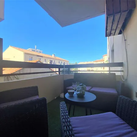 Apartment Sainte-maxime: 2 Pieces Renove Avec Terrasse, Climatisation Et A 2 Pas De La - Fr-1-226-498 *