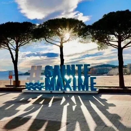 Sainte-maxime: 2 Pieces Renove Avec Terrasse, Climatisation Et A 2 Pas De La - Fr-1-226-498 * Sainte-Maxime